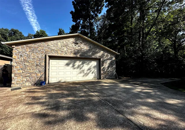 Photo 3 of Single family home for sale at 629 Hidden Oaks Dr, Point Blank, TX 77364 | MLS# 66454578 | Listing updated on 2026-08-29