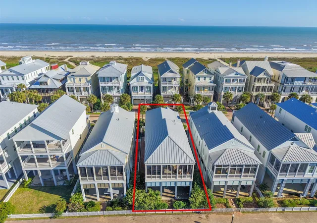 Photo 3 of Single family home for sale at 2622 E Seaside Dr, Galveston, TX 77550 | MLS# 53010467 | Listing updated on 2026-07-24