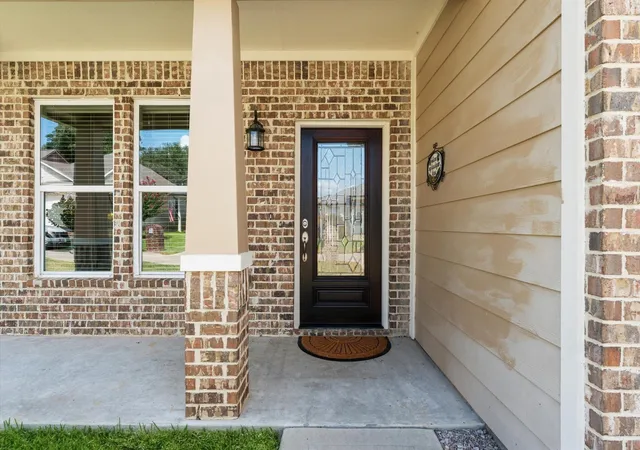 Photo 3 of Sale Pending at 146 Snug Harbor Dr, Montgomery, TX 77356 | MLS# 17112410 | Listing updated on 2026-09-23