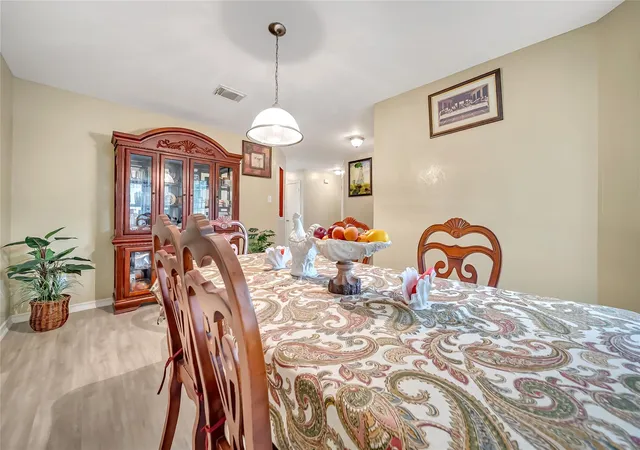 5th image of 2224 Shady Pine Dr, Conroe, TX 77301 | MLS# 62848396