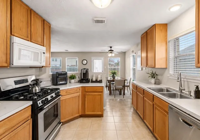 4th image of 3438 Coldwater Canyon Ln, Katy, TX 77449 | MLS# 92640440