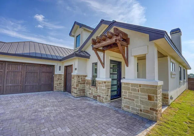 Photo 3 of Single family home for sale at 1824 Art Adams Way, Spicewood, TX 78669 | MLS# 94123112 | Listing updated on 2026-07-25