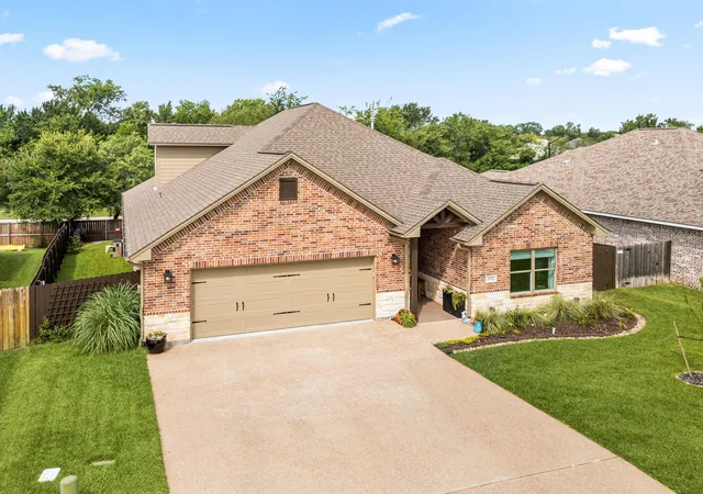 2nd image of 3536 Foxcroft Path, Bryan, TX 77808 | MLS# 97133107