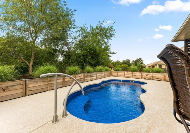 3rd image of 3536 Foxcroft Path, Bryan, TX 77808 | MLS# 97133107