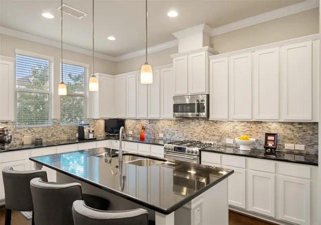 3rd image of 6005 Kansas St #B, Houston, TX 77007 | MLS# 35834019