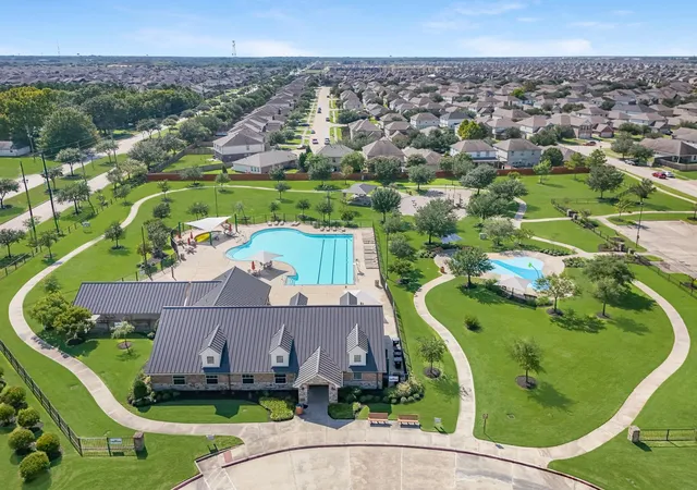 Photo 3 of Sale Pending at 2602 Ivory Basewood Ln, Katy, TX 77493 | MLS# 30352756 | Listing updated on 2026-09-01