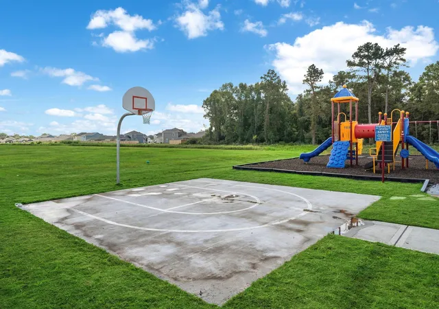 13th image of 1896 Redwood Ln, Dayton, TX 77535 | MLS# 10187800