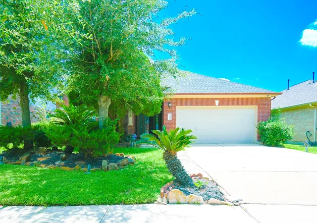 Photo 3 of Single family home for sale at 11414 Sleepy Holw Trl Ln, Houston, TX 77089 | MLS# 75359142 | Listing updated on 2026-07-22