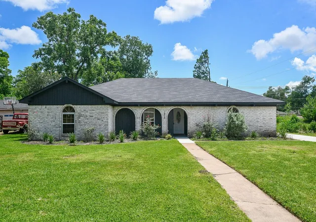 1st image of 1808 Long Dr, Richmond, TX 77469 | MLS# 10786515
