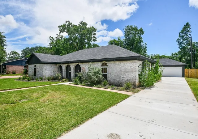 2nd image of 1808 Long Dr, Richmond, TX 77469 | MLS# 10786515