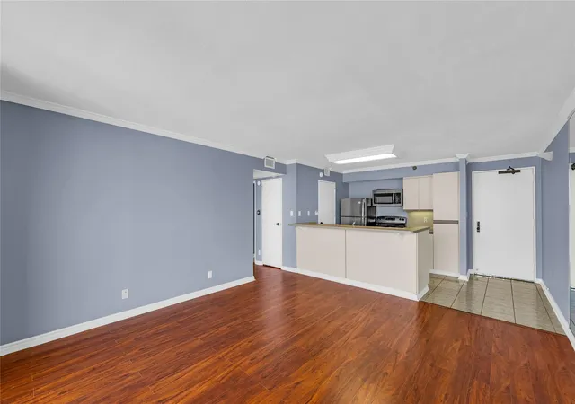 2nd image of 5220 Seawall Blvd #1034, Galveston, TX 77551 | MLS# 49548839