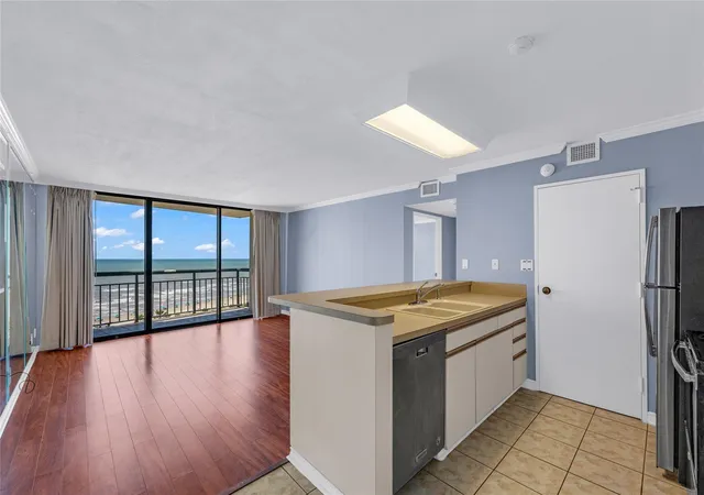 5th image of 5220 Seawall Blvd #1034, Galveston, TX 77551 | MLS# 49548839