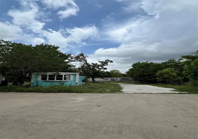 Photo 1 of Sale Pending at 11049 Ell Rd, Houston, TX 77093 | MLS# 43160188 | Listing updated on 2026-09-18