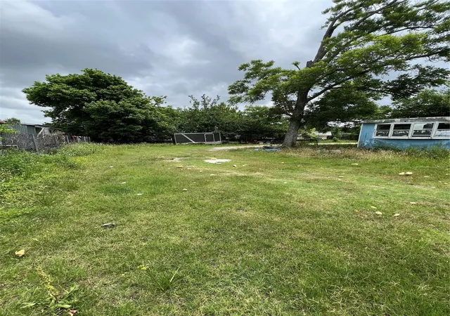 Photo 2 of Sale Pending at 11049 Ell Rd, Houston, TX 77093 | MLS# 43160188 | Listing updated on 2026-09-18