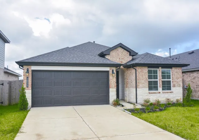 2nd image of 1035 Vista Pointe Dr, Fresno, TX 77545 | MLS# 70706539
