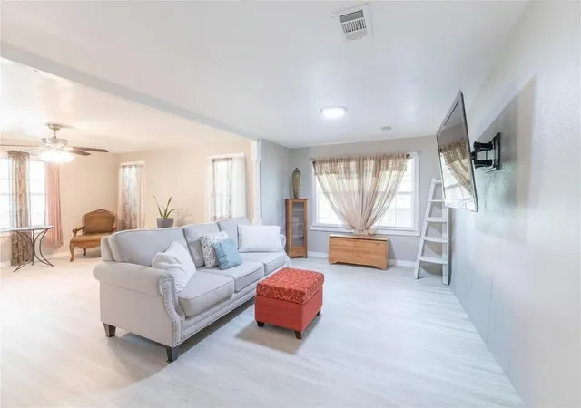 Photo 3 of Single family home for sale at 2118 Rolling Hills Rd, Conroe, TX 77303 | MLS# 74951728 | Listing updated on 2026-09-16