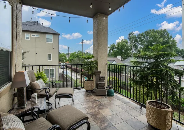 Photo 1 of Single family home for sale at 10602 Enclave Shadows Ct, Houston, TX 77043 | MLS# 16051792 | Listing updated on 2026-09-08