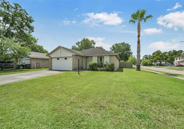 Photo 2 of Single family home for sale at 9927 Jademont Ln, Houston, TX 77070 | MLS# 66474604 | Listing updated on 2026-09-06