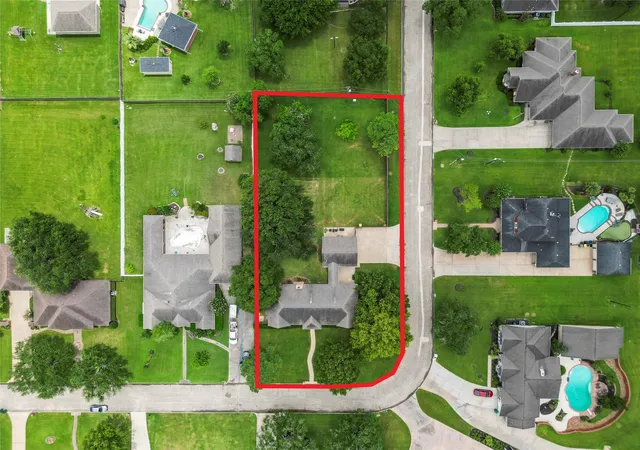 3rd image of 616 Westwood Cir, La Marque, TX 77568 | MLS# 39606962