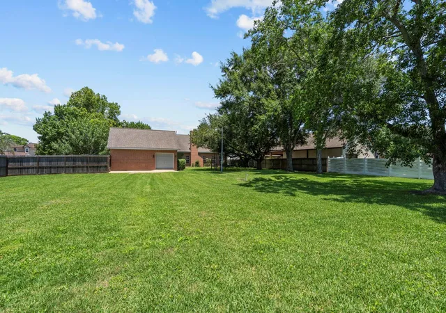 46th image of 616 Westwood Cir, La Marque, TX 77568 | MLS# 39606962
