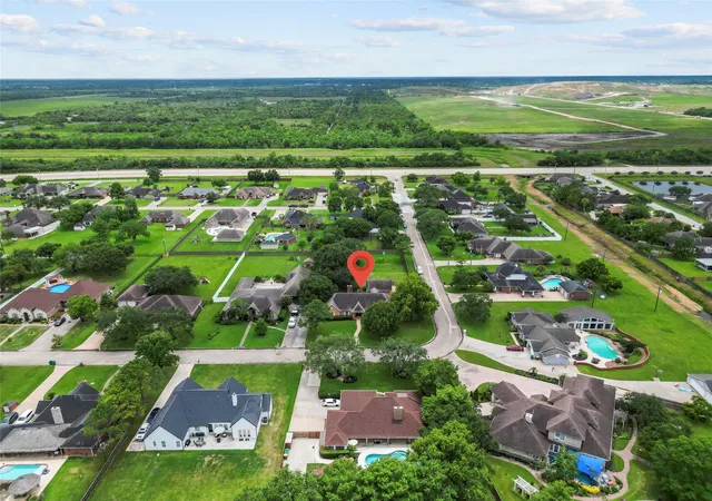 5th image of 616 Westwood Cir, La Marque, TX 77568 | MLS# 39606962