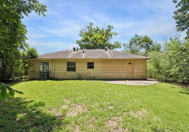 10th image of 205 Tilden Dr, Pasadena, TX 77506 | MLS# 49847340