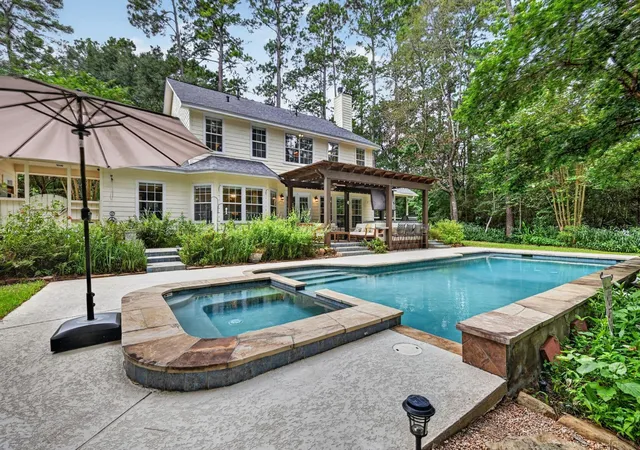 2nd image of 2302 Hollowbrook Ln, Conroe, TX 77384 | MLS# 13970029