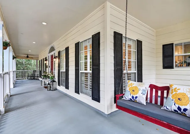 3rd image of 2302 Hollowbrook Ln, Conroe, TX 77384 | MLS# 13970029