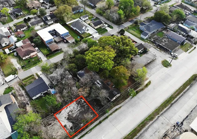 Photo 1 of Land for sale at 7216 Wallisville Rd, Houston, TX 77020 | MLS# 72928297 | Listing updated on 2026-04-27