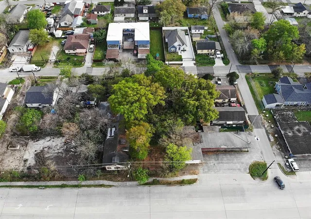 Photo 2 of Land for sale at 7216 Wallisville Rd, Houston, TX 77020 | MLS# 72928297 | Listing updated on 2026-04-27