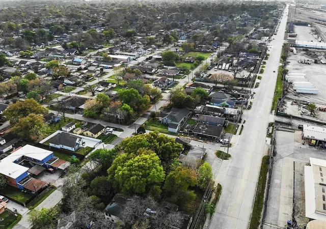 Photo 3 of Land for sale at 7216 Wallisville Rd, Houston, TX 77020 | MLS# 72928297 | Listing updated on 2026-04-27