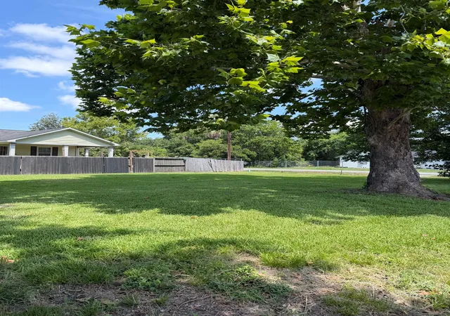 12th image of 10461 Gwen St, Houston, TX 77093 | MLS# 13321370