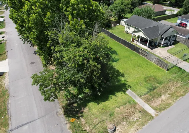 Photo 3 of Land for sale at 10461 Gwen St, Houston, TX 77093 | MLS# 13321370 | Listing updated on 2026-08-01