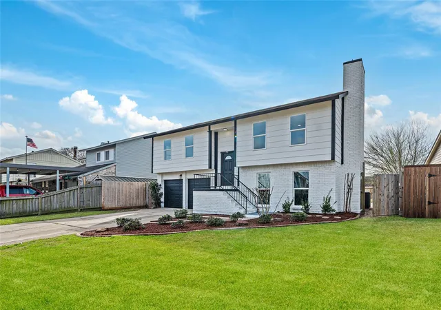 5th image of 713 Sugar Hill Dr, La Porte, TX 77571 | MLS# 18153727