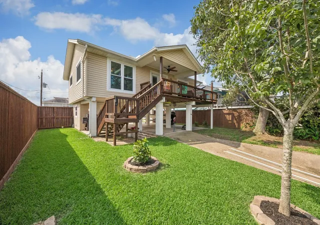 Homes for sale in Hitchcock, TX | 161 Barracuda St, Hitchcock, TX 77563 | MLS# 9409937