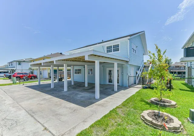 2nd image of 1126 Redfish St, Hitchcock, TX 77563 | MLS# 41114122