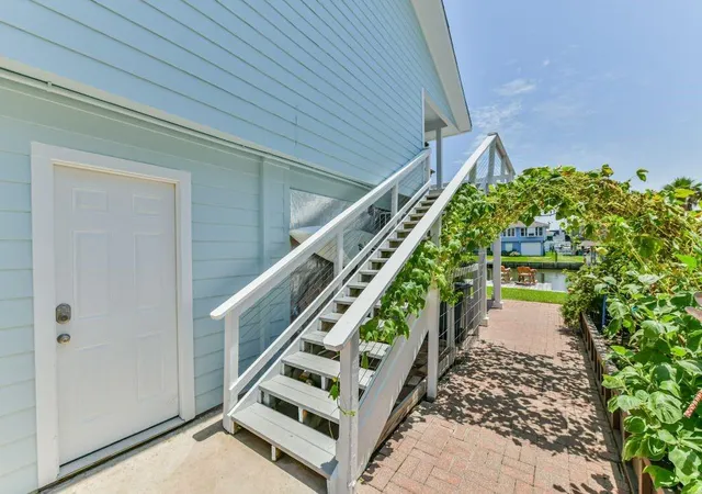 Photo 3 of Single family home for sale at 1126 Redfish St, Hitchcock, TX 77563 | MLS# 41114122 | Listing updated on 2026-07-26