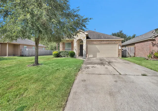 2nd image of 9934 Sterling Pl Dr, Conroe, TX 77303 | MLS# 31952160