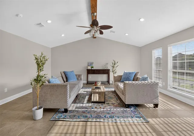 Photo 4 of Single family home for sale at 2112 Peppermill Rd, Houston, TX 77080 | MLS# 77637856 | Listing updated on 2026-09-20