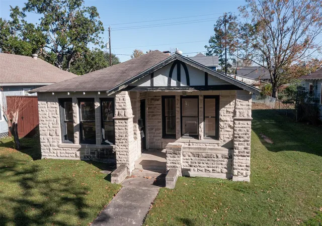 14th image of 1118 Tulane St, Houston, TX 77008 | MLS# 76546965