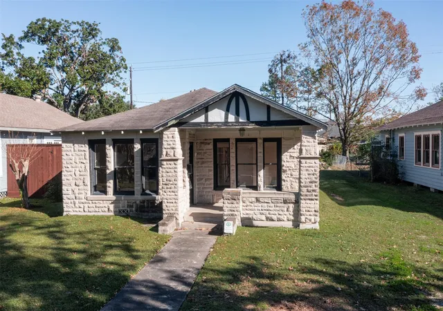 3rd image of 1118 Tulane St, Houston, TX 77008 | MLS# 76546965