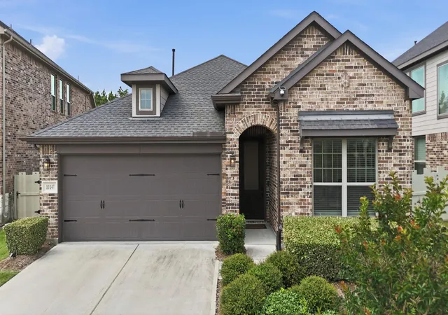 Photo 1 of Single family home for sale at 10147 Bayou Oaks Dr, Conroe, TX 77385 | MLS# 33479453 | Listing updated on 2026-08-29