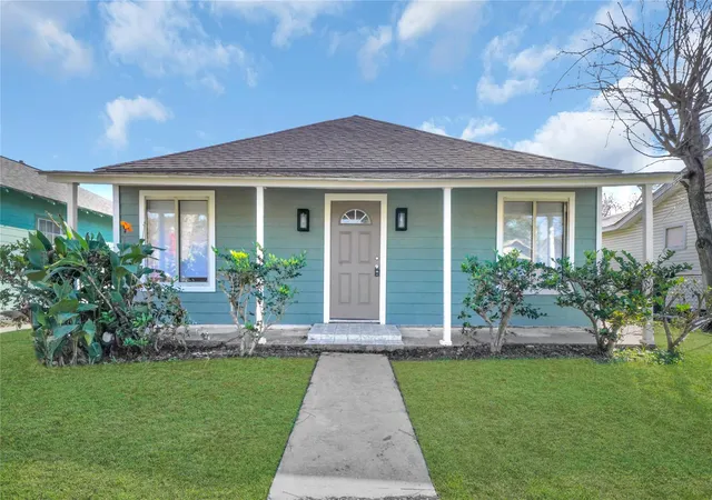 1st image of 106 Hanover St, Houston, TX 77012 | MLS# 57025406