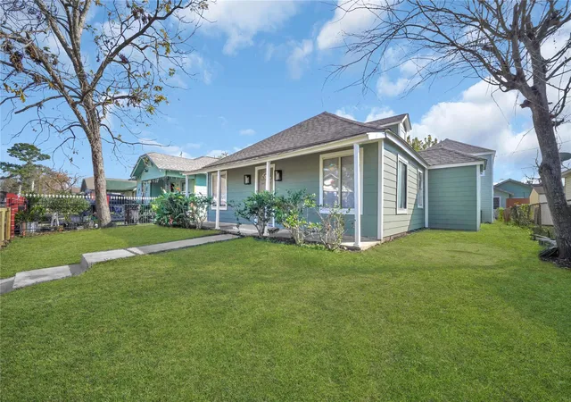 3rd image of 106 Hanover St, Houston, TX 77012 | MLS# 57025406