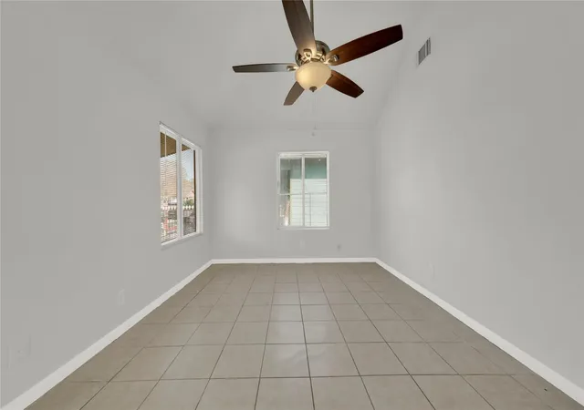 5th image of 106 Hanover St, Houston, TX 77012 | MLS# 57025406