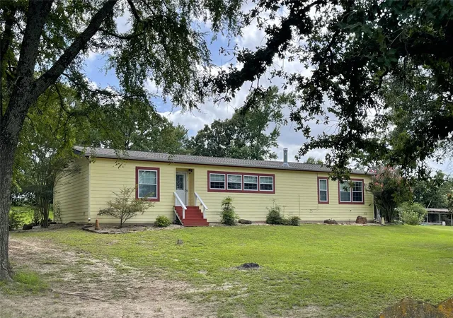 Homes for sale in Oakwood, TX | 1666 Us Hwy 84, Oakwood, TX 75855 | MLS# 1082348