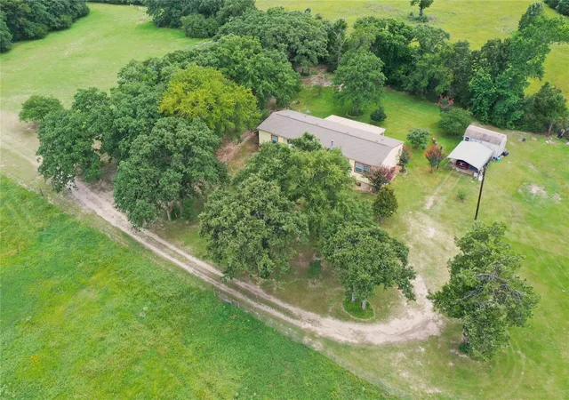 Homes for sale in Oakwood, TX | 1666 Us Hwy 84, Oakwood, TX 75855 | MLS# 1082348