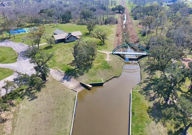 Homes for sale in Richwood, TX | 3018 Bayou View Ct, Richwood, TX 77515 | MLS# 90398280