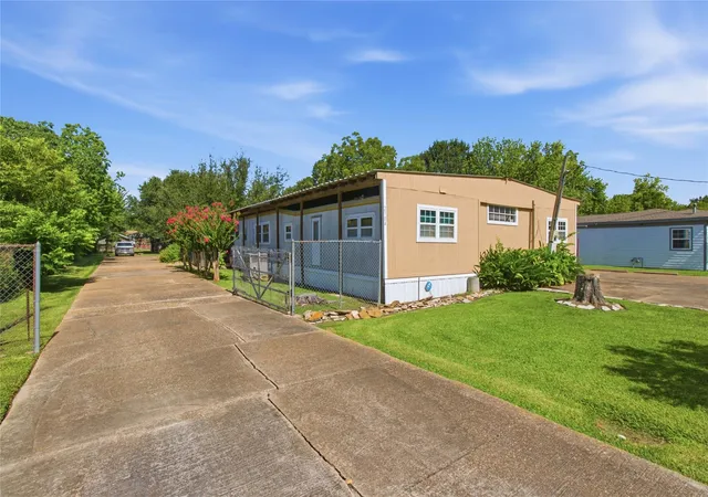 Photo 1 of Single family home for sale at 2704 Sinclair St, Pasadena, TX 77503 | MLS# 82692012 | Listing updated on 2026-08-19