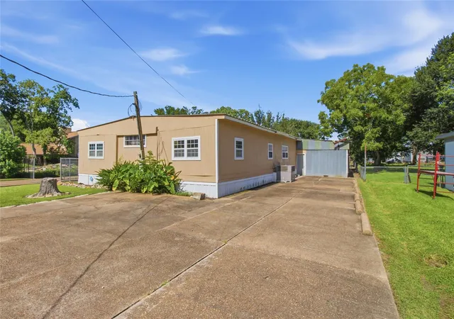 Photo 2 of Single family home for sale at 2704 Sinclair St, Pasadena, TX 77503 | MLS# 82692012 | Listing updated on 2026-08-19